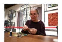 atik kumaslar kadinlarin emegiyle yilbasi nesesine donustu