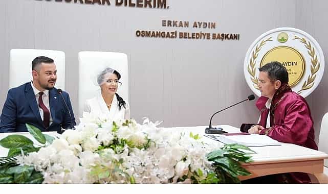 Başkan Erkan Aydın Yılın Son Nikahını Kıydı 1 baskan erkan aydin yilin son nikahini kiydi