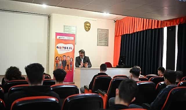 baskan kocaman genclik seninle var programinda ogrencilerle bulustu