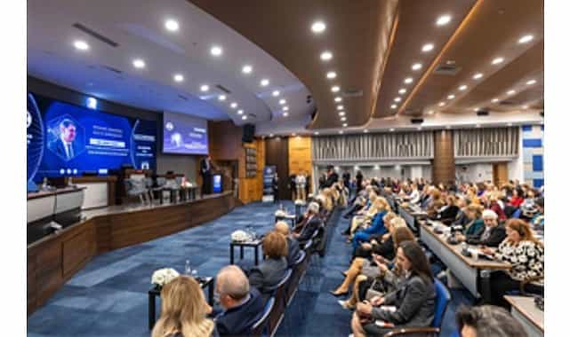 baskan tugay izikadin medsparc uluslararasi is zirvesini acti