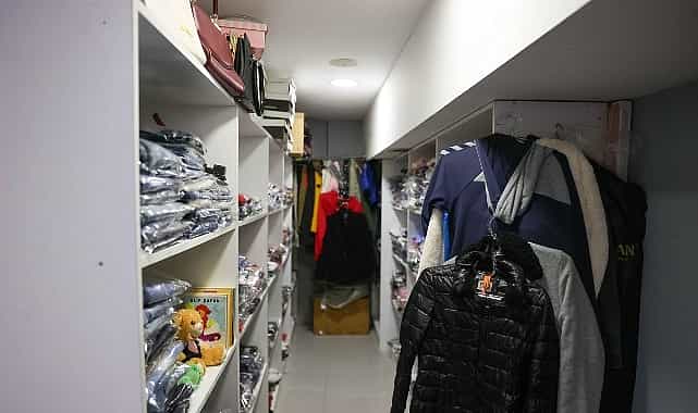 Buca’da giysi kumbaraları ile dayanışma büyüyor 1 bucada giysi kumbaralari ile dayanisma buyuyor