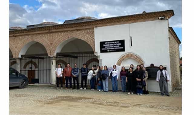 Büyükşehir’den üniversite öğrencilerine Tire gezisi 1 buyuksehirden universite ogrencilerine tire gezisi