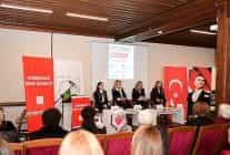 cumhuriyetin egitimci ilk kadin milletvekilleri osmangazide konusuldu