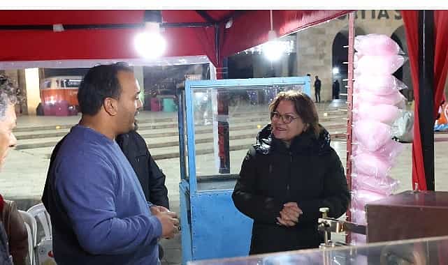 Didim Cumhuriyet Kent Meydanı’nda Yılbaşı Coşkusu Her Akşam Devam Ediyor 1 didim cumhuriyet kent meydaninda yilbasi coskusu her aksam devam ediyor