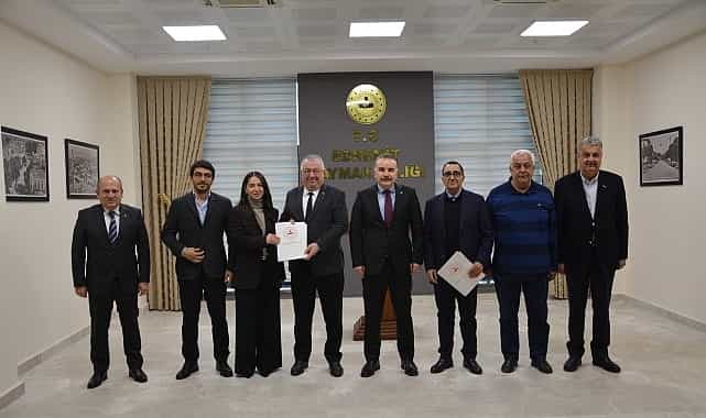 Edremit Tarıma Dayalı OTB’de Dev Adım: “Burcu Gıda’dan Bölge Ekonomisine Güçlü Katki” 1 edremit tarima dayali otbde dev adim burcu gidadan bolge ekonomisine guclu katki