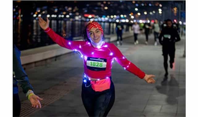 En uzun geceyi İzmirliler aydınlattı 1 en uzun geceyi izmirliler aydinlatti