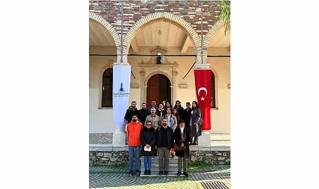 Gazeteciler İzmir’in kalbinde buluştu: Bir Arada Yaşam’ın izlerini takip etti! 1 gazeteciler izmirin kalbinde bulustu bir arada yasamin izlerini takip etti