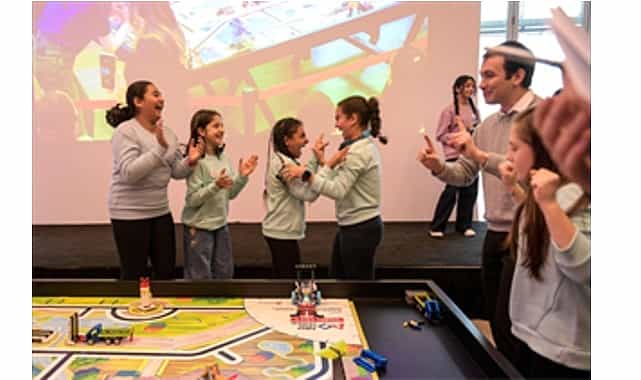 Geleceğin mühendis kızları, yaratıcılığı teknolojiyle buluşturdu 1 gelecegin muhendis kizlari yaraticiligi teknolojiyle bulusturdu