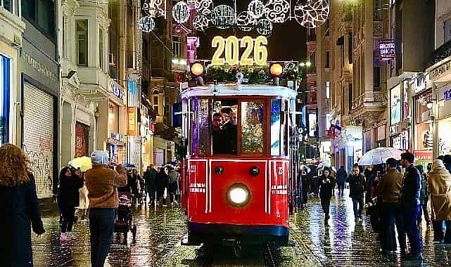İETT’den İstiklal Caddesi'nde yeni yıl sürprizi 1 iettden istiklal caddesinde yeni yil surprizi