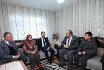 ilk ziyaret sehit ailelerine yapildi