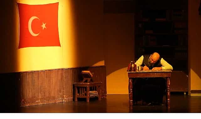 İstiklal Şairi Akif’e tiyatro sahnesinde vefa 1 istiklal sairi akife tiyatro sahnesinde vefa