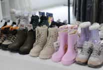 konakta yurekleri isitan dayanisma giysi market kis sezonuna hazir