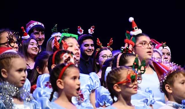 Lüleburgaz Belediyesi korolarından yeni yıl konseri 1 luleburgaz belediyesi korolarindan yeni yil konseri