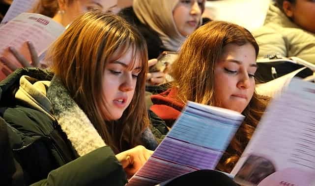 maltepe belediyesinden ogrencilere gelecek rehberligi