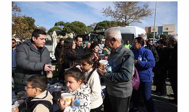 vatandaslar ayni sofrada bulusarak gulsah durbayi rahmetle andi