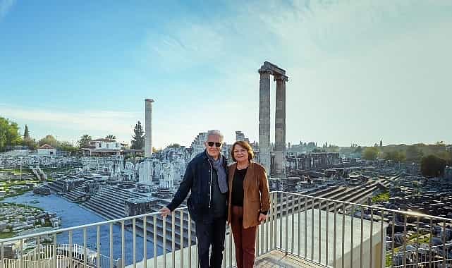 Zülfü Livaneli Didim’de: Tarihin, Kültürün ve Felsefenin İzinde Anlamlı Ziyaret 1 zulfu livaneli didimde tarihin kulturun ve felsefenin izinde anlamli ziyaret