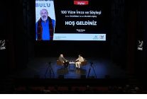 100 yuze imza ve soylesi programinda ocak ayi konugu enis batur oldu