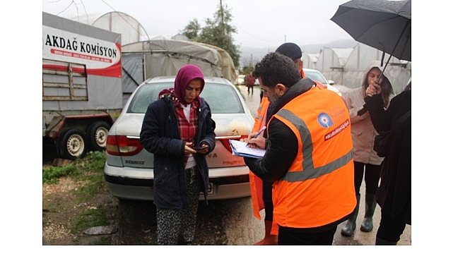 antalya buyuksehir belediyesi afetin izlerini silmek icin sahada