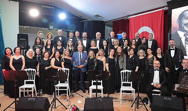 asev tsm korosu sekip ayhan ozisik eserleriyle sahne aldi