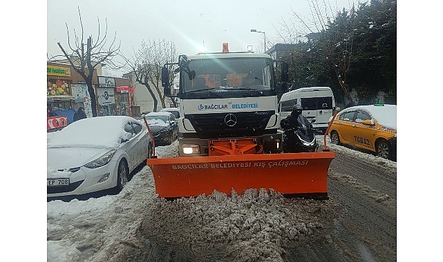 Bağcılar Belediyesi Karla Mücadele Timi sahada 1 bagcilar belediyesi karla mucadele timi sahada