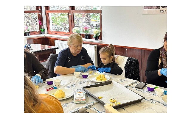 bakirkoy belediyesinden kusaklari bulusturan kurabiye etkinligi
