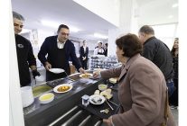 balcova belediyesinden ihtiyac sahiplerine sicak yemek destegi