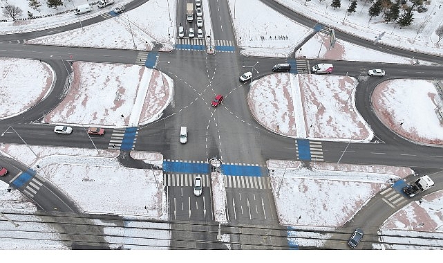 baskan altay sehir merkezinde yapay zeka destekli akilli kavsaklari yayginlastiriyoruz