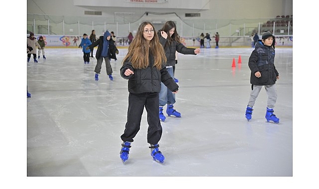 baskan dutluludan ogrencilere karne hediyesi