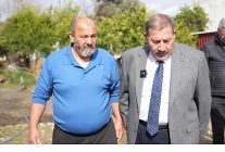 baskan fevzi topuzdan evi yanan aileye konteyner ve ev tadilati sozu