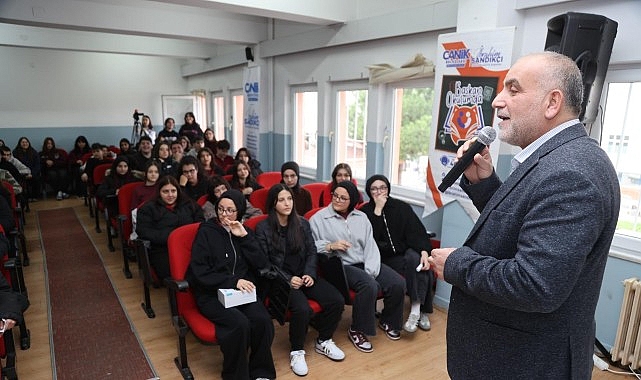 baskan sandikci genclerimizin her daim yanindayiz