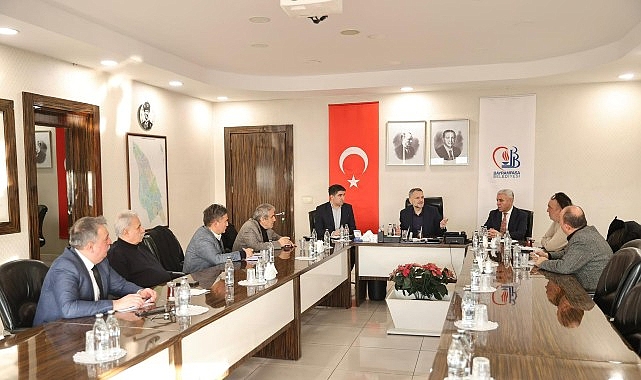 baskan vekili akin basin mensuplariyla bulustu