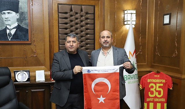 bayindir belediye baskani davut sakarsu bayindir esnaf ve sanatkarlar odasi baskani enis macit ve yonetim kurulu uyelerini makaminda agirladi