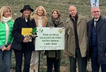 bazi kitaplar gelecege yazilir