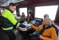 bergama vapuru konakli kadinlari konuk etti