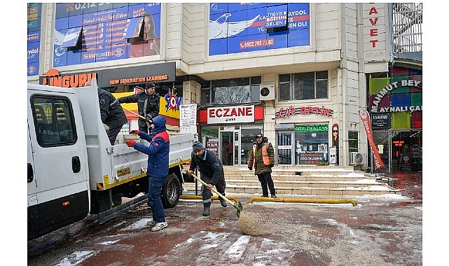 beylikduzu belediyesi kar yagisina karsi sahada