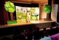 bornovada yariyil tatili tiyatroyla senleniyor