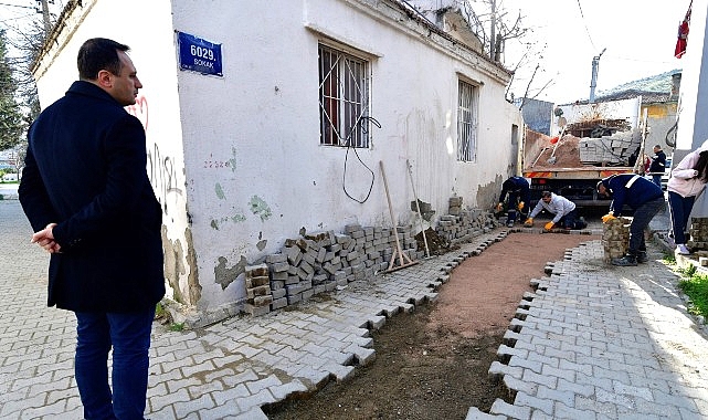 Bornova’da yol seferberliği sürüyor 1 bornovada yol seferberligi suruyor