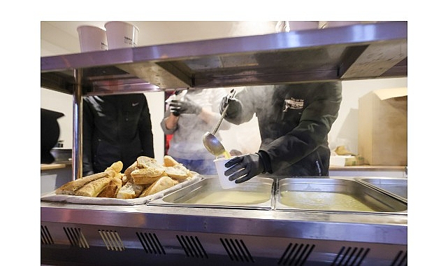 Buca Belediyesi’nden sıcak çorba ikramı 1 buca belediyesinden sicak corba ikrami