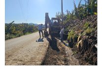 buyuksehir alanyanin kirsal yollarinda calisiyor