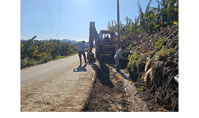 buyuksehir alanyanin kirsal yollarinda calisiyor