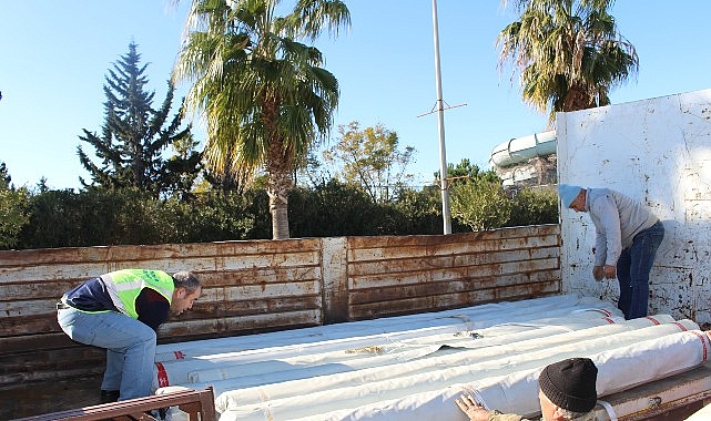 buyuksehir belediyesinden hortumdan zarar goren ureticiye destek