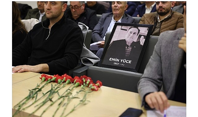 cesme belediye meclisinden gulsah durbaya oy birligiyle vefa