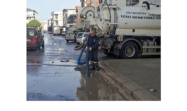 Çiğli Belediyesi Fırtına ve Sağanağa Karşı Seferber Oldu 1 cigli belediyesi firtina ve saganaga karsi seferber oldu