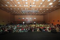 cocuklar tiyatro etkinligine buyuk ilgi gosterdi