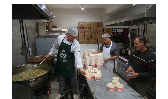 Edremit Belediyesi Aşeviyle Gönülleri Isıtıyor 1 edremit belediyesi aseviyle gonulleri isitiyor