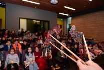 geleneksel karagoz oyunu osmangazide cocuklarla hayat buldu
