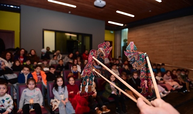 geleneksel karagoz oyunu osmangazide cocuklarla hayat buldu