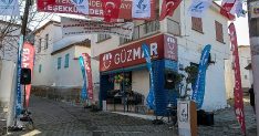 guzelbahcede guzmar nihat bakkal acildi