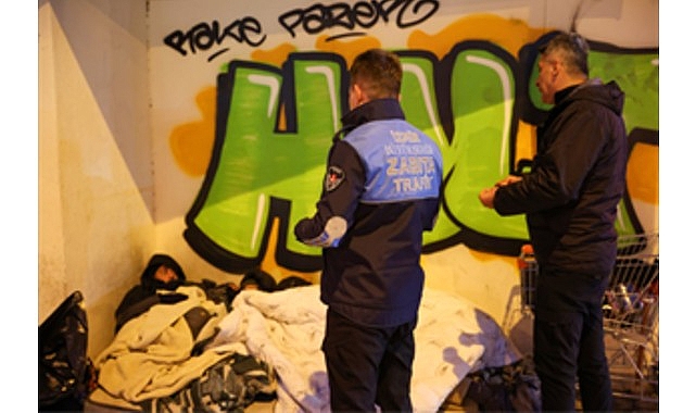 hava soguk ama kimse yalniz degil