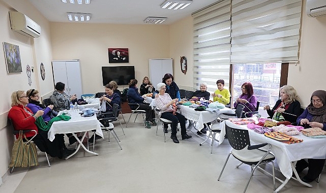 İyilik örüyor, çocukların yüreklerini ısıtıyorlar 1 iyilik oruyor cocuklarin yureklerini isitiyorlar